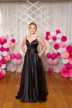 Load image into Gallery viewer, 9942 Black Prom Dress
