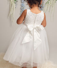 Load image into Gallery viewer, Honey Ivory Junior Prom Dress
