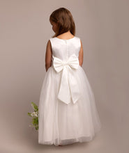 Load image into Gallery viewer, Nyra Ivory Junior Prom Dress
